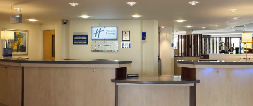 Holiday Inn Express Cardiff Airport - Reception