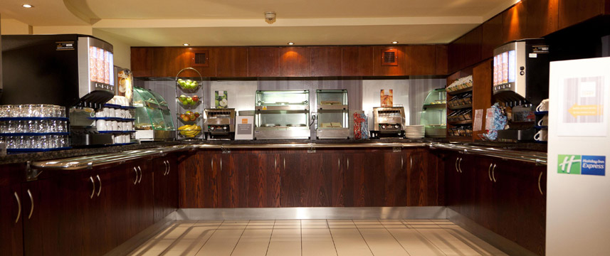 Holiday Inn Express Edinburgh - Breakfast Area Holiday Inn Express Edinburgh - Breakfast Area