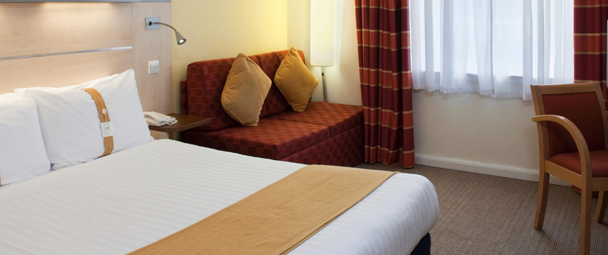 Holiday Inn Express Edinburgh - Double Bedroom