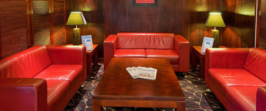 Holiday Inn Express Edinburgh - Lounge Holiday Inn Express Edinburgh - Lounge