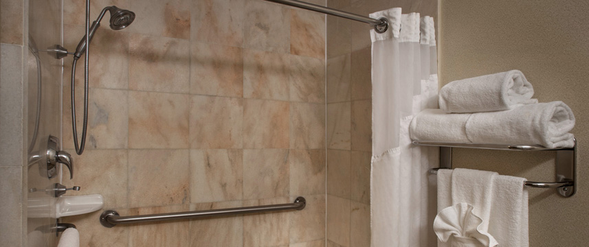 Holiday Inn Express Fifth Avenue - Bathroom Accessible Holiday Inn Express Fifth Avenue - Bathroom Accessible