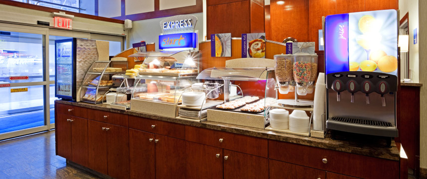 Holiday Inn Express Fifth Avenue - Breakfast Bar Holiday Inn Express Fifth Avenue - Breakfast Bar