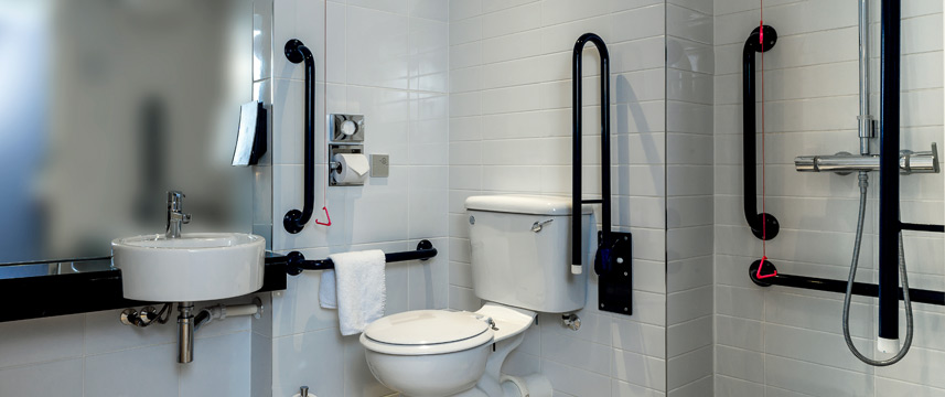 Holiday Inn Express Gatwick - Crawley - Accessible Bathroom Holiday Inn Express Gatwick - Crawley - Accessible Bathroom