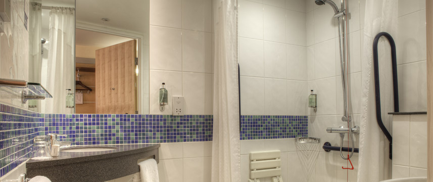 Holiday Inn Express Glasgow City Centre - Accessible Bathroom