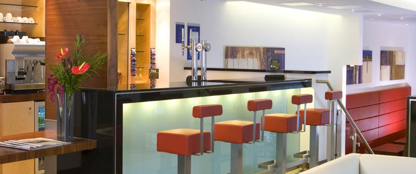 Holiday Inn Express Golders Green - Bar Area