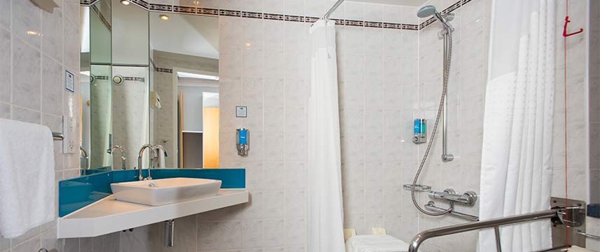 Holiday Inn Express Greenwich Accessible Bathroom