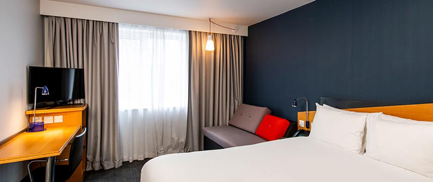 Holiday Inn Express Hamilton - Double Sofa Bed