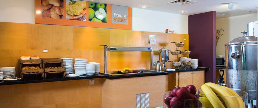 Holiday Inn Express Hemel Hempstead - Breakfast Holiday Inn Express Hemel Hempstead - Breakfast