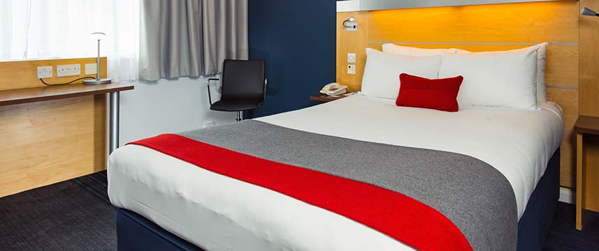 Holiday Inn Express Hemel Hempstead - Double Bed Holiday Inn Express Hemel Hempstead - Double Bed