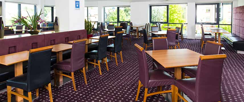 Holiday Inn Express Hemel Hempstead - Lobby Dining Area Holiday Inn Express Hemel Hempstead - Lobby Dining Area