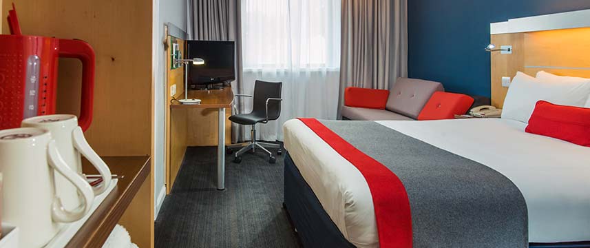 Holiday Inn Express Hemel Hempstead - Standard Room Holiday Inn Express Hemel Hempstead - Standard Room