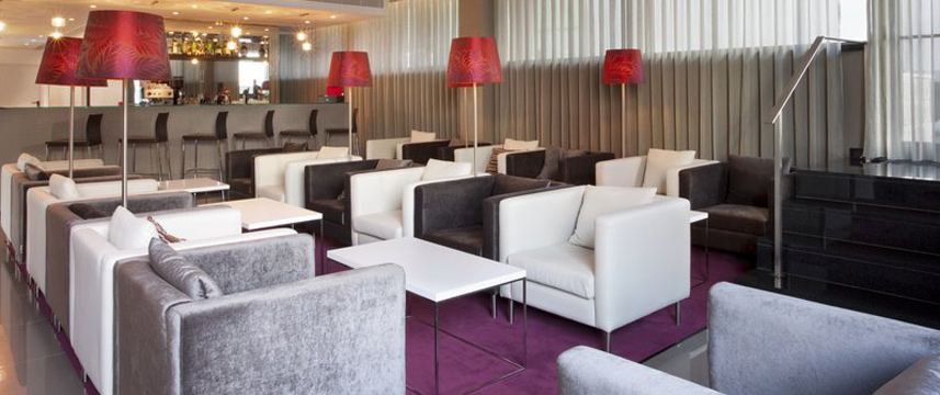 Holiday Inn Express Lisbon Bar Lounge
