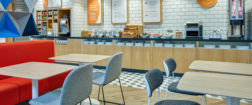 Holiday Inn Express London Ealing - Breakfast Area Holiday Inn Express London Ealing - Breakfast Area
