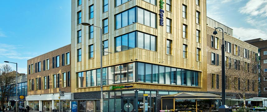 Holiday Inn Express London Ealing - Hotel Exterior Holiday Inn Express London Ealing - Hotel Exterior