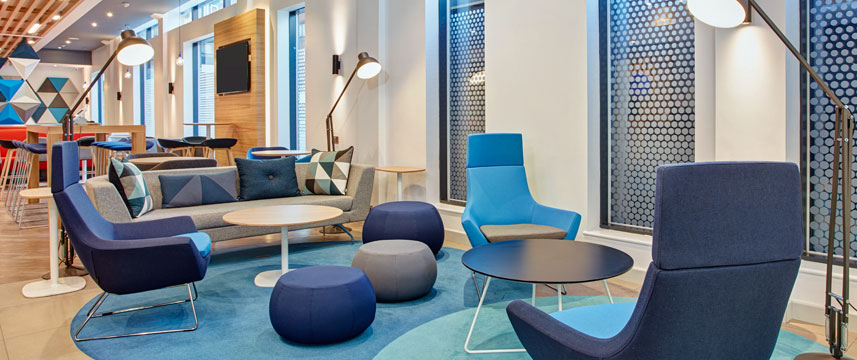 Holiday Inn Express London Ealing - Lounge Holiday Inn Express London Ealing - Lounge