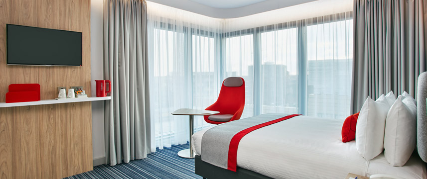 Holiday Inn Express London Ealing - Room Facilities Holiday Inn Express London Ealing - Room Facilities