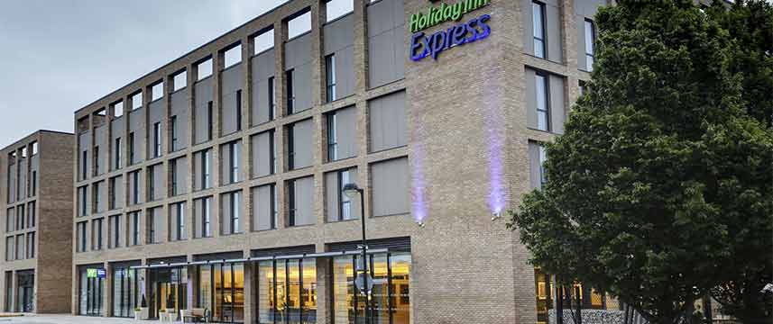 Holiday Inn Express London Excel - Exterior