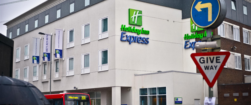 Holiday Inn Express London Wimbledon South - Exterior