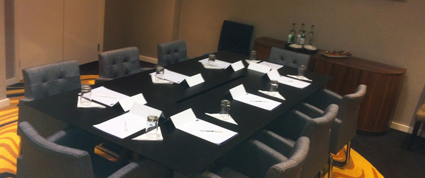 Holiday Inn Express London Wimbledon South - Meeting Room Holiday Inn Express London Wimbledon South - Meeting Room