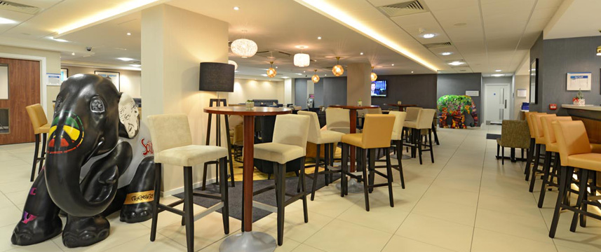 Holiday Inn Express London Wimbledon South - Seating Holiday Inn Express London Wimbledon South - Seating