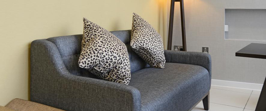 Holiday Inn Express London Wimbledon South - Sofa Holiday Inn Express London Wimbledon South - Sofa