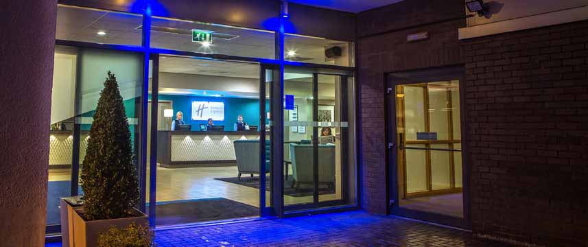 Holiday Inn Express Manchester Airport - Entrance