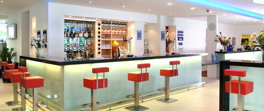 Holiday Inn Express Newcastle City Centre - Bar