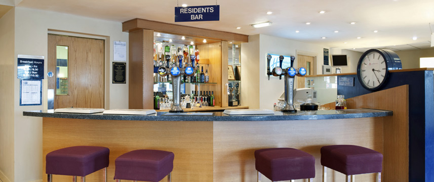Holiday Inn Express Newcastle Metro Centre - Bar Holiday Inn Express Newcastle Metro Centre - Bar