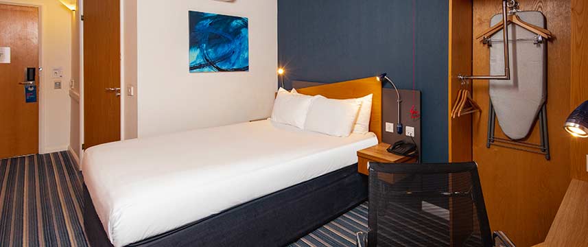 Holiday Inn Express Northampton South - Accessible Room Holiday Inn Express Northampton South - Accessible Room