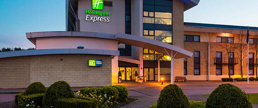 Holiday Inn Express Northampton South - Exterior Holiday Inn Express Northampton South - Exterior