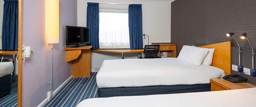 Holiday Inn Express Northampton South - Twin Beds Holiday Inn Express Northampton South - Twin Beds