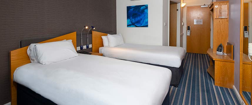 Holiday Inn Express Northampton South - Twin Room Holiday Inn Express Northampton South - Twin Room