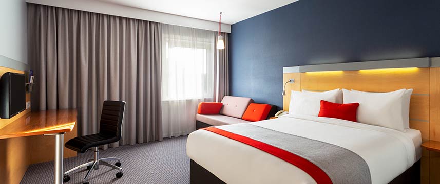 Holiday Inn Express Redditch Double Room Holiday Inn Express Redditch Double Room