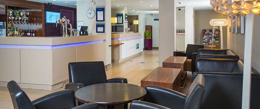Holiday Inn Express Stirling - Reception Area