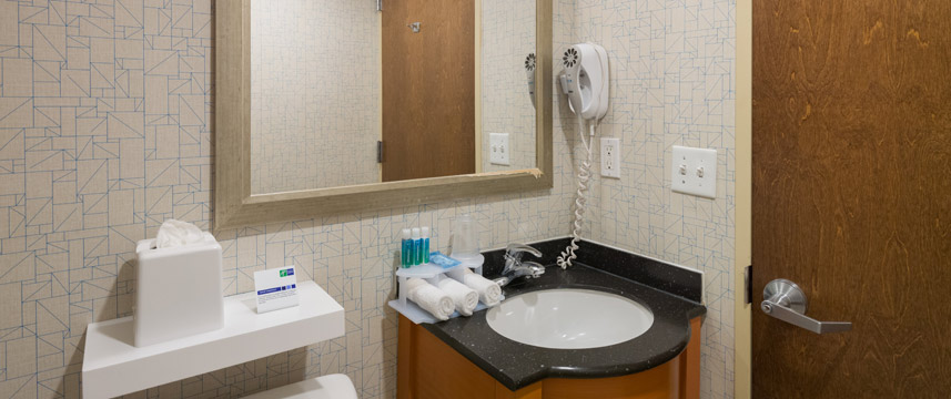 Holiday Inn Express Times Square - Bathroom