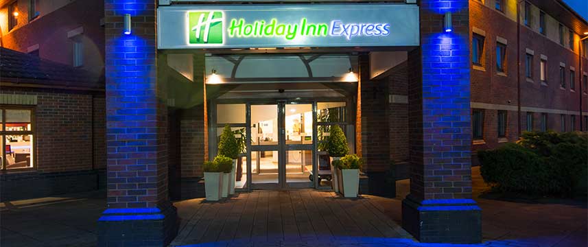 Holiday Inn Express Warwick Entrance