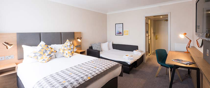 Holiday Inn Farnborough - Premium Room Sofabed