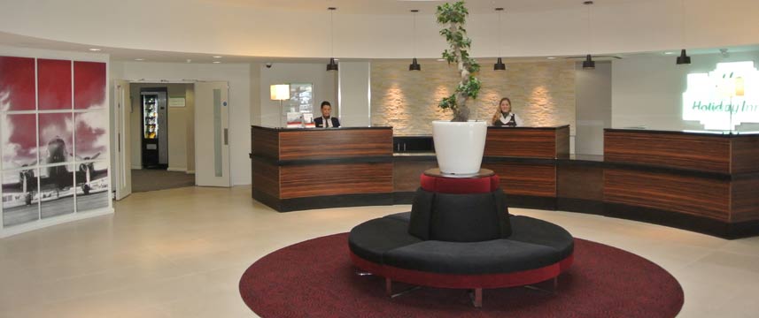 Holiday Inn Gatwick Worth - Lobby