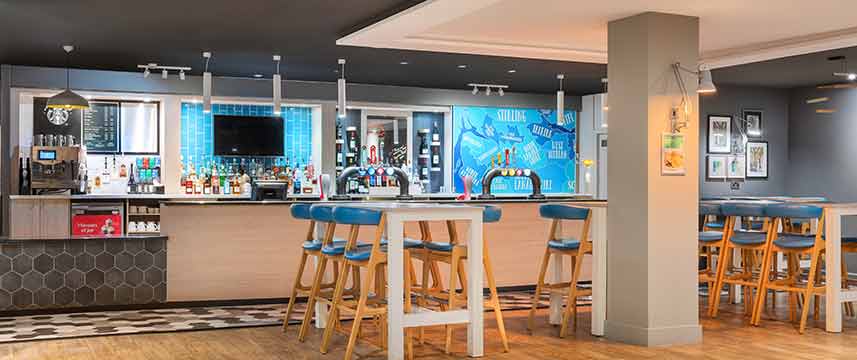 Holiday Inn Glasgow East Kilbride - Lobby Bar Holiday Inn Glasgow East Kilbride - Lobby Bar