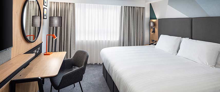 Holiday Inn Gloucester Cheltenham - King Bedded Room Holiday Inn Gloucester Cheltenham - King Bedded Room