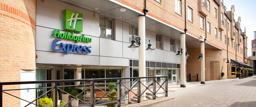 Holiday Inn Hammersmith - Exterior Holiday Inn Hammersmith - Exterior