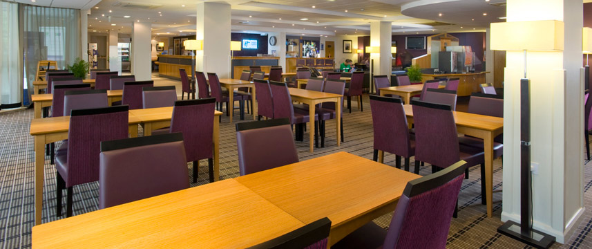 Holiday Inn Hammersmith - Lounge Holiday Inn Hammersmith - Lounge