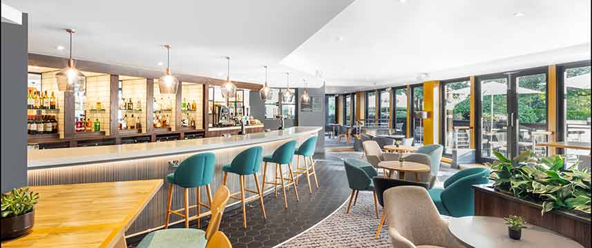 Holiday Inn Hemel Hempstead Lobby Bar Holiday Inn Hemel Hempstead Lobby Bar