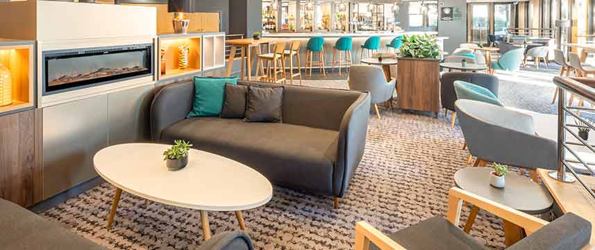 Holiday Inn Hemel Hempstead Lounge Holiday Inn Hemel Hempstead Lounge
