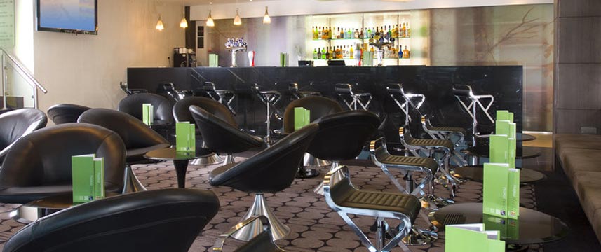 Holiday Inn Kingston South - Bar Holiday Inn Kingston South - Bar