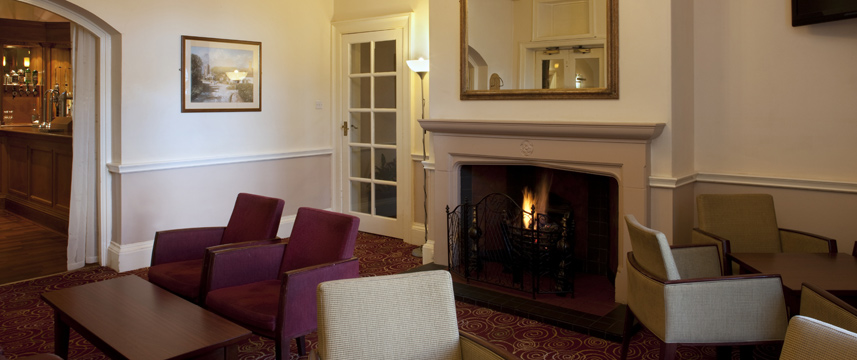 Holiday Inn Leeds Bradford - Lounge Holiday Inn Leeds Bradford - Lounge