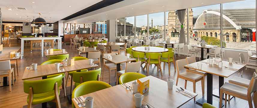 Holiday Inn Liverpool City Centre - Breakfast Tables
