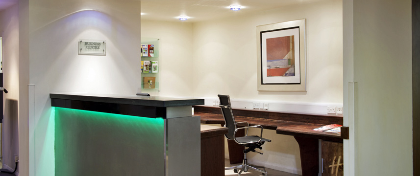 Holiday Inn London Heathrow - Business Centre Holiday Inn London Heathrow - Business Centre