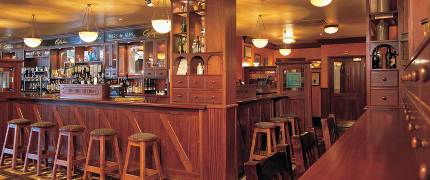 Holiday Inn London Heathrow M4 Jct4 Sports Bar Holiday Inn London Heathrow M4 Jct4 Sports Bar