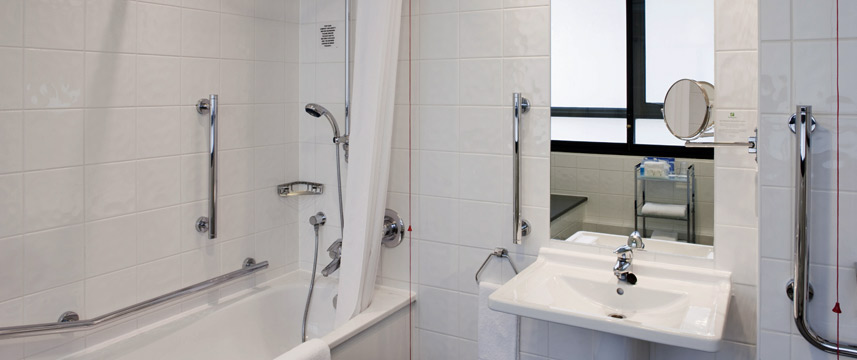 Holiday Inn London Kensington Forum - Bathroom